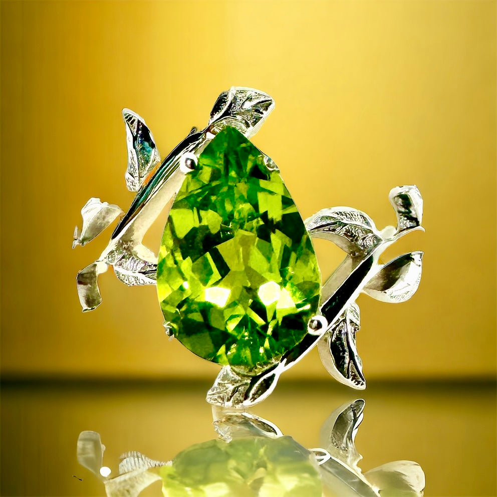 Top Grade Peridot Leaf-Carved Ring - US Size 5.5 - Willow Collection