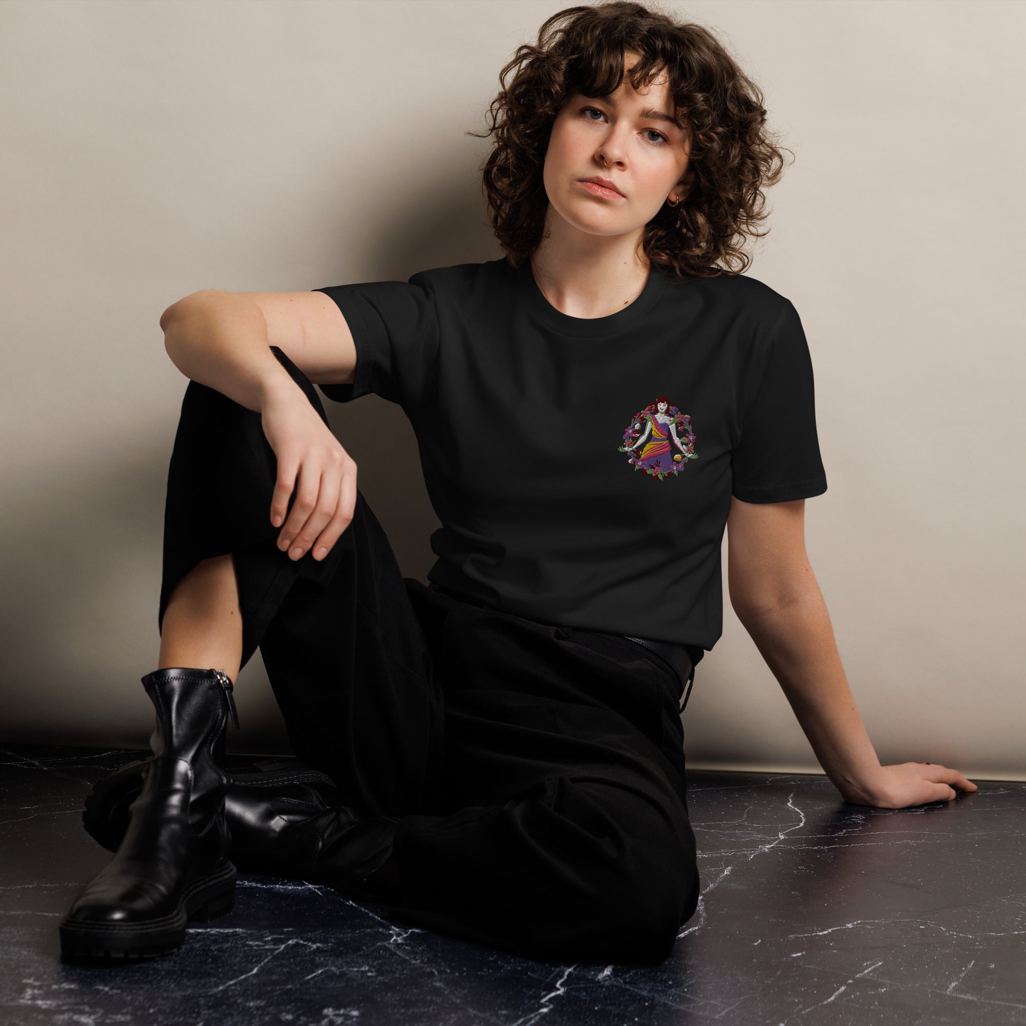 Teresaki Embroidered Tee